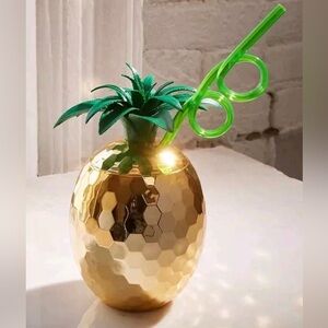 ✨NEW✨ Amscan Pineapple Sipper Cup with 28 oz